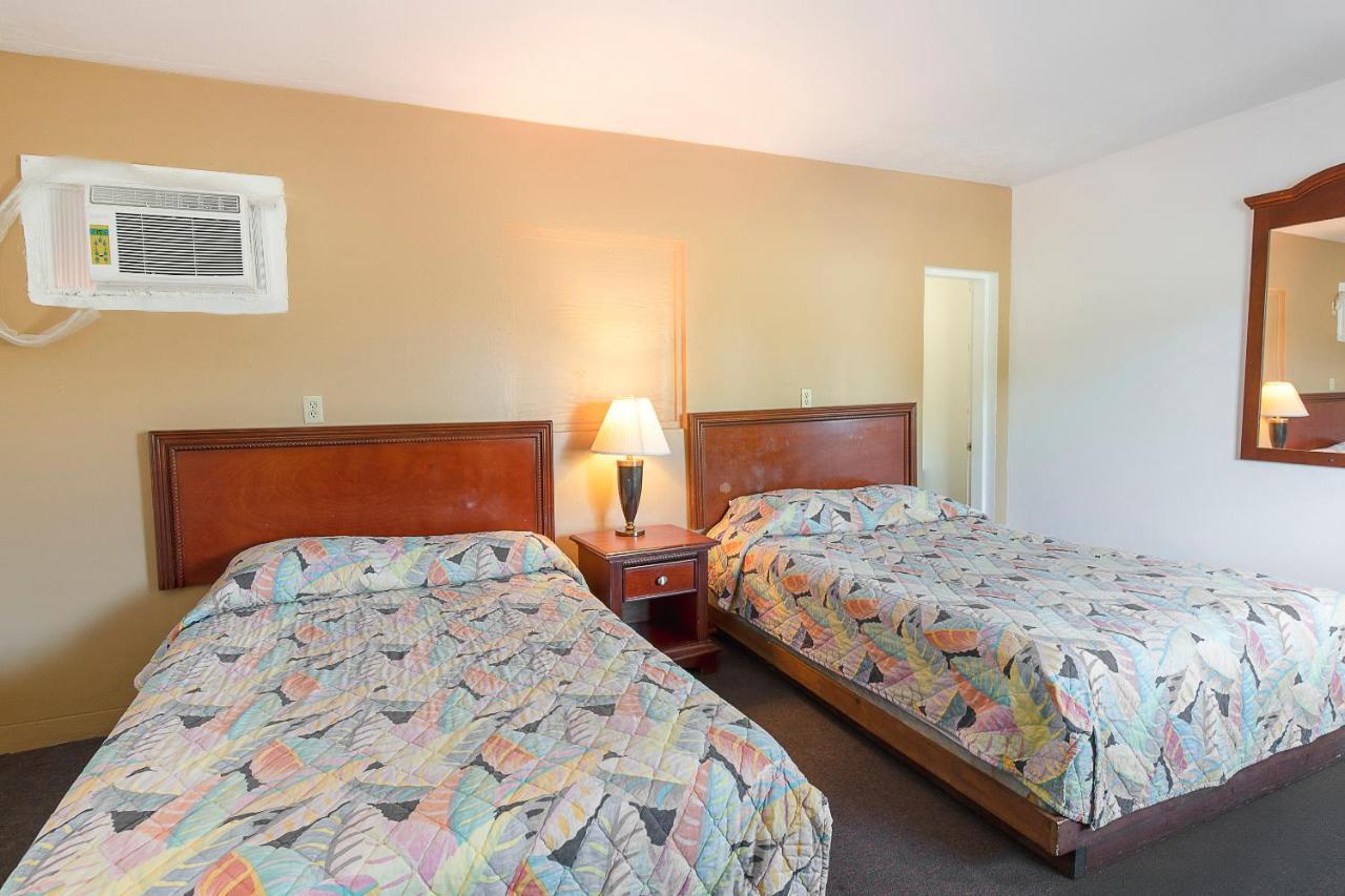 Old Town Hotel O Near Fanning Springs State Park Us Hwy 98 מראה חיצוני תמונה