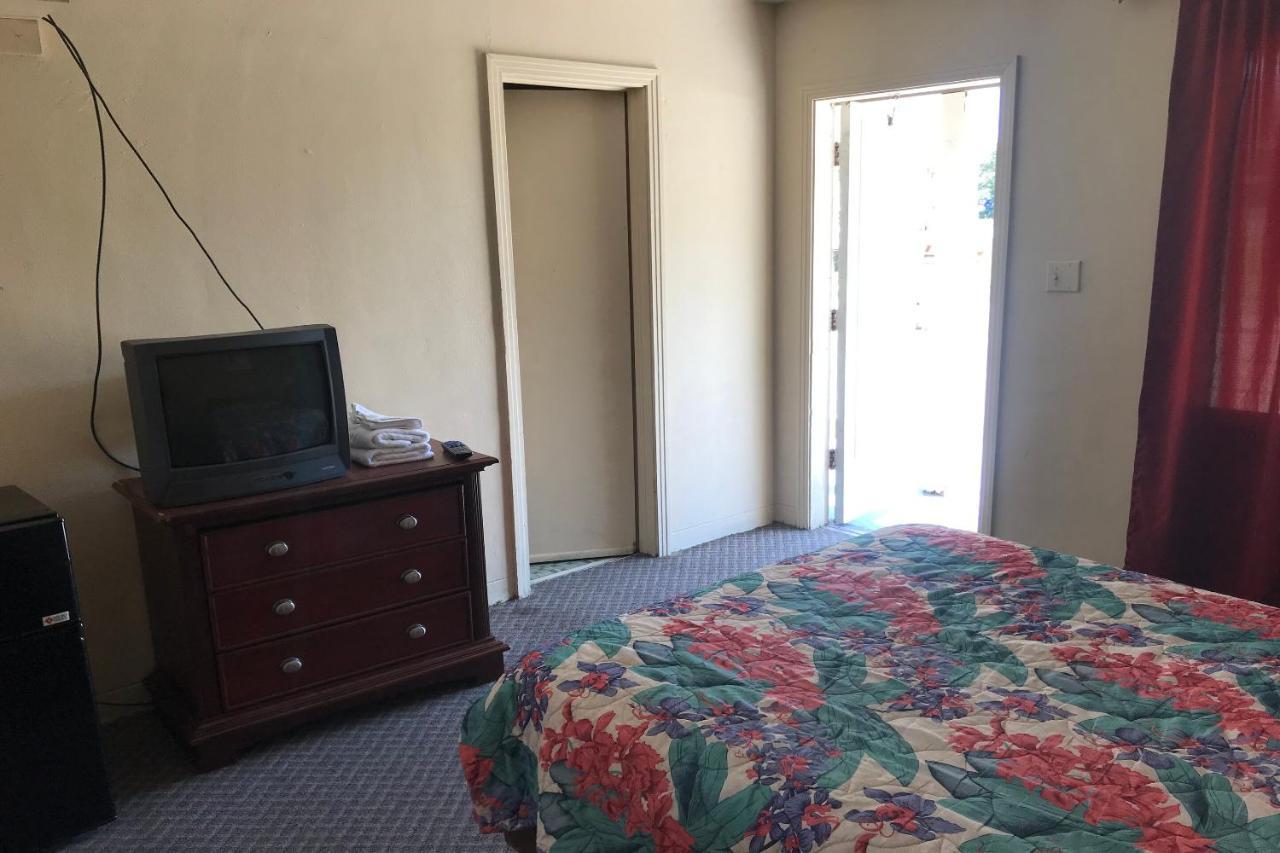 Old Town Hotel O Near Fanning Springs State Park Us Hwy 98 מראה חיצוני תמונה
