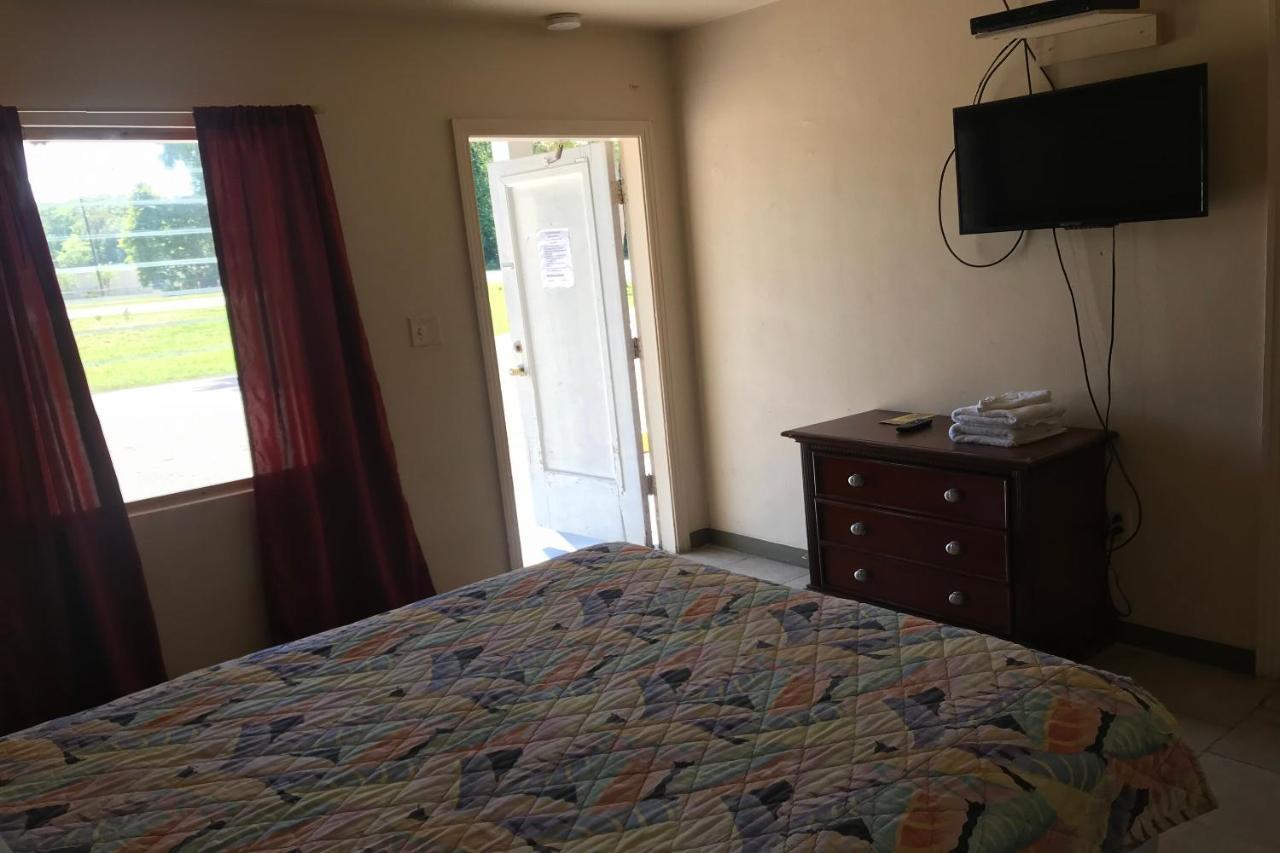Old Town Hotel O Near Fanning Springs State Park Us Hwy 98 מראה חיצוני תמונה