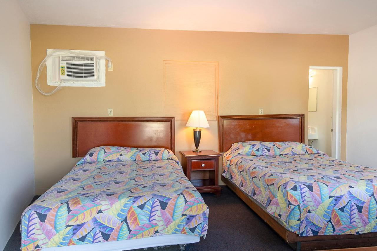 Old Town Hotel O Near Fanning Springs State Park Us Hwy 98 מראה חיצוני תמונה
