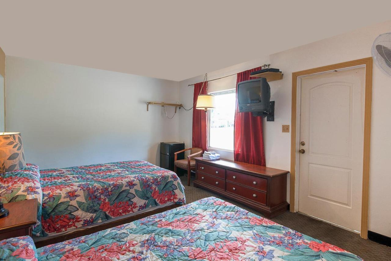 Old Town Hotel O Near Fanning Springs State Park Us Hwy 98 מראה חיצוני תמונה