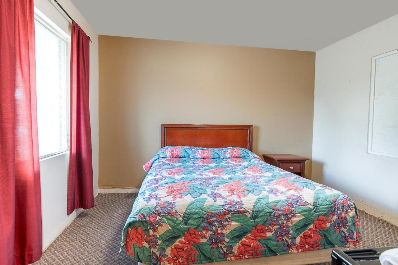 Old Town Hotel O Near Fanning Springs State Park Us Hwy 98 מראה חיצוני תמונה
